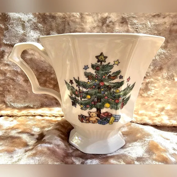 Nikko Christmastime Mugs Cups Set of 4 Vintage - Picture 5 of 11